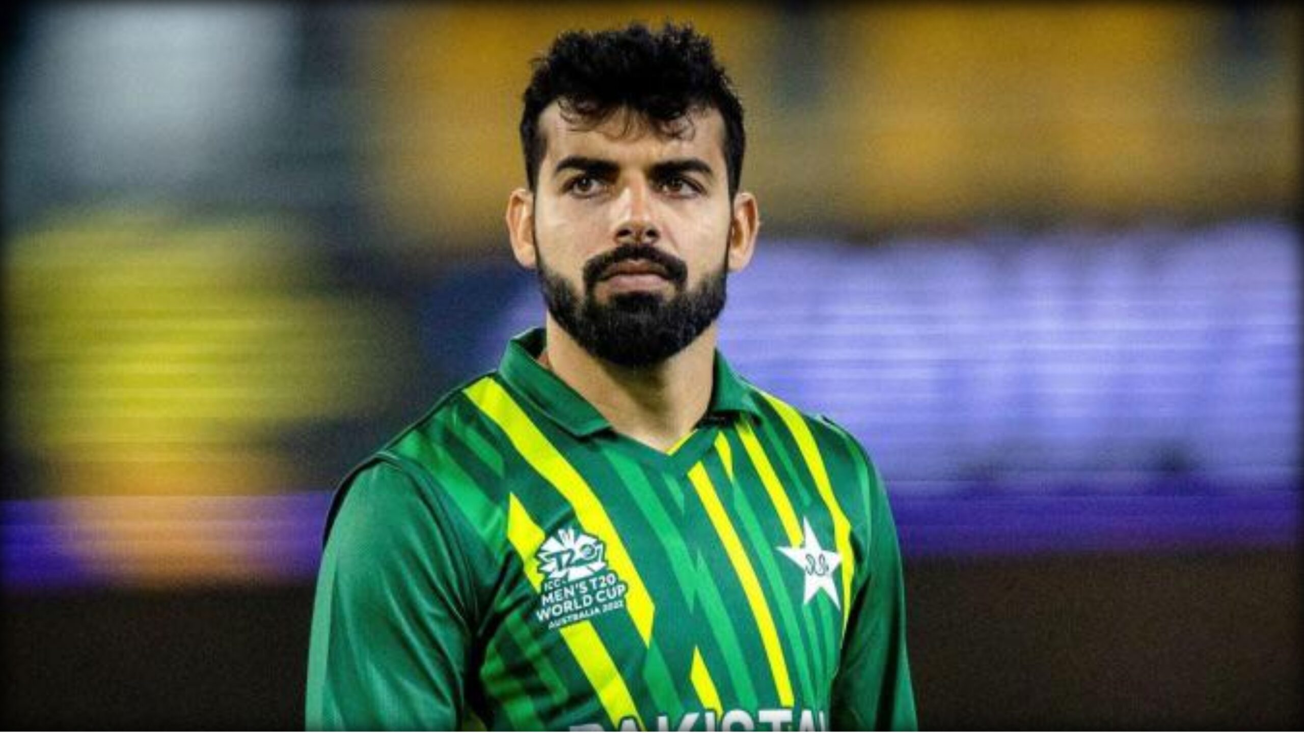 شاداب خان نیشنل کرکٹ اکیڈمی لاہور میں ٹریننگ کرتے ہوئے